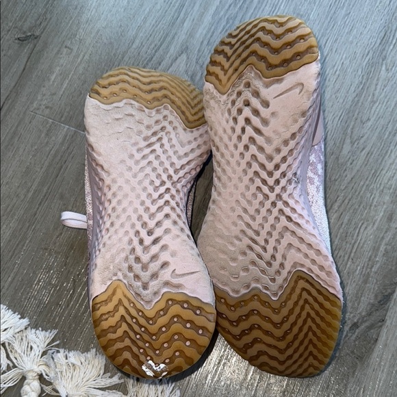 Nike React - Pink Athletic Shoes with Breathable Mesh - Picture 4 of 7